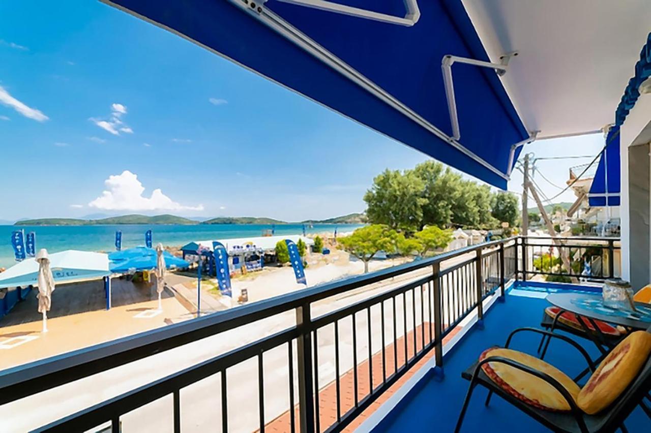 Upper Deck Apt. Lägenhet Néa Péramos Exteriör bild