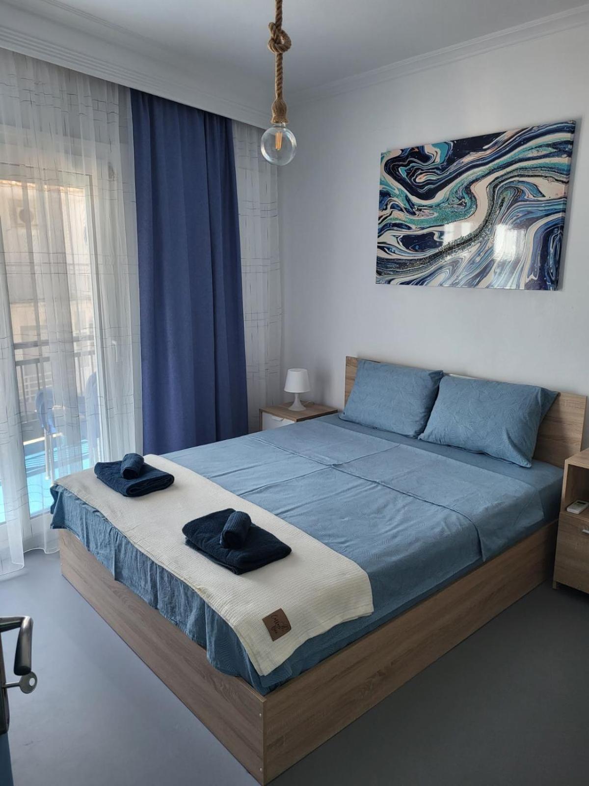 Upper Deck Apt. Lägenhet Néa Péramos Exteriör bild
