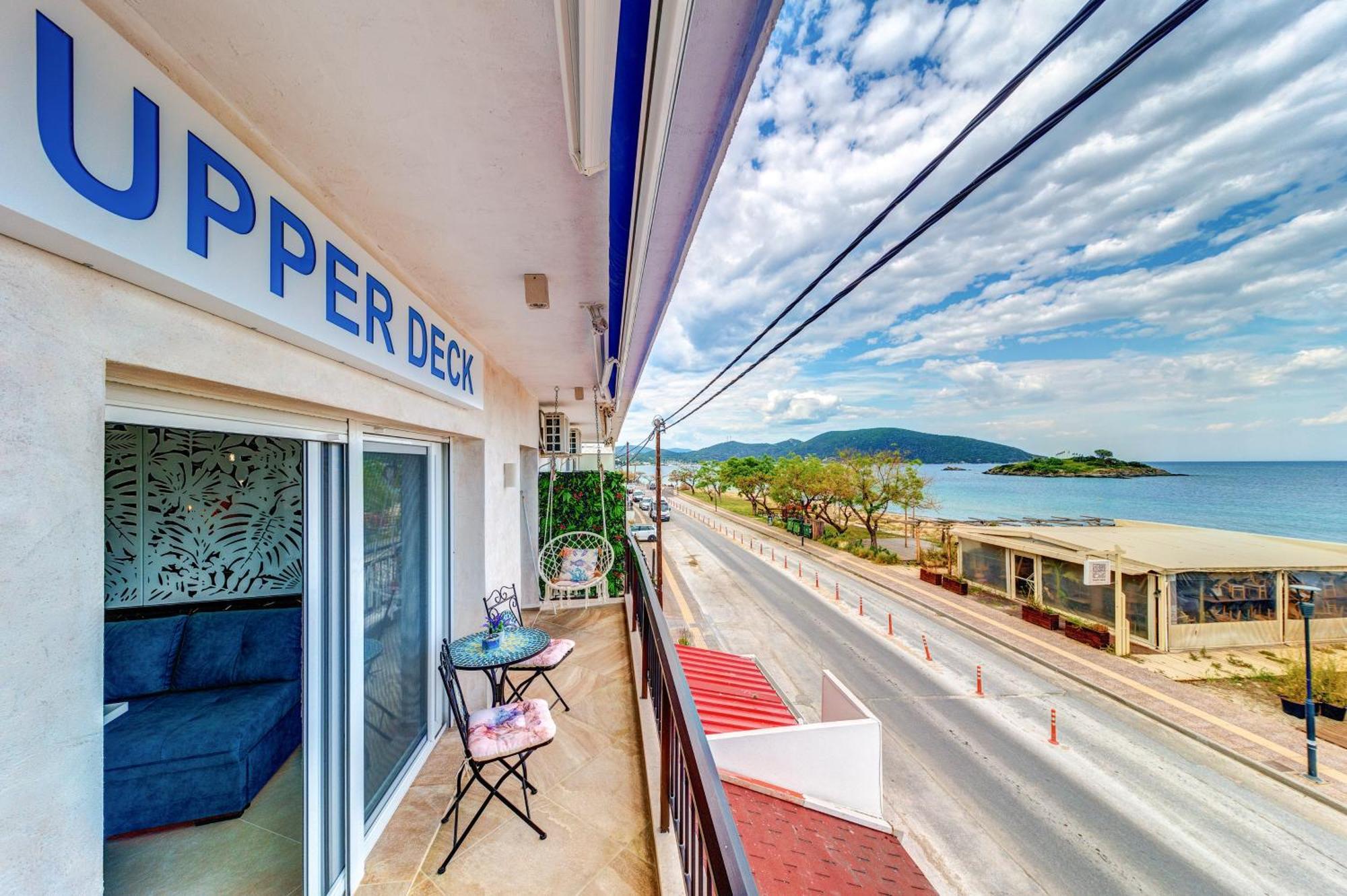 Upper Deck Apt. Lägenhet Néa Péramos Exteriör bild