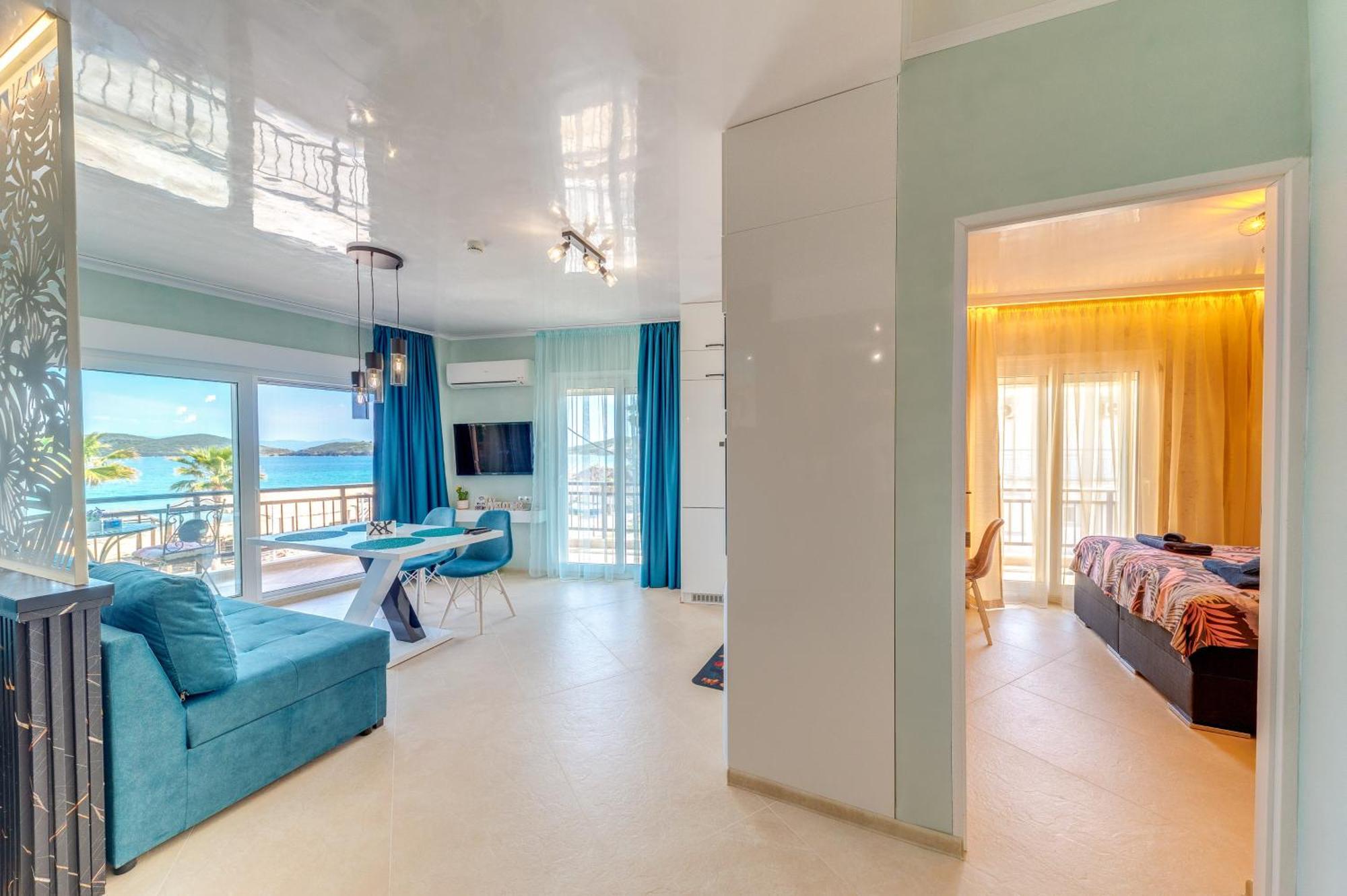 Upper Deck Apt. Lägenhet Néa Péramos Exteriör bild